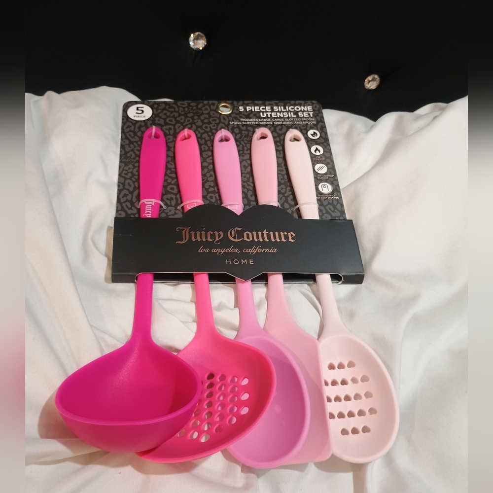 New Juicy Couture Five Piece Pink Silicone Utensil Set
